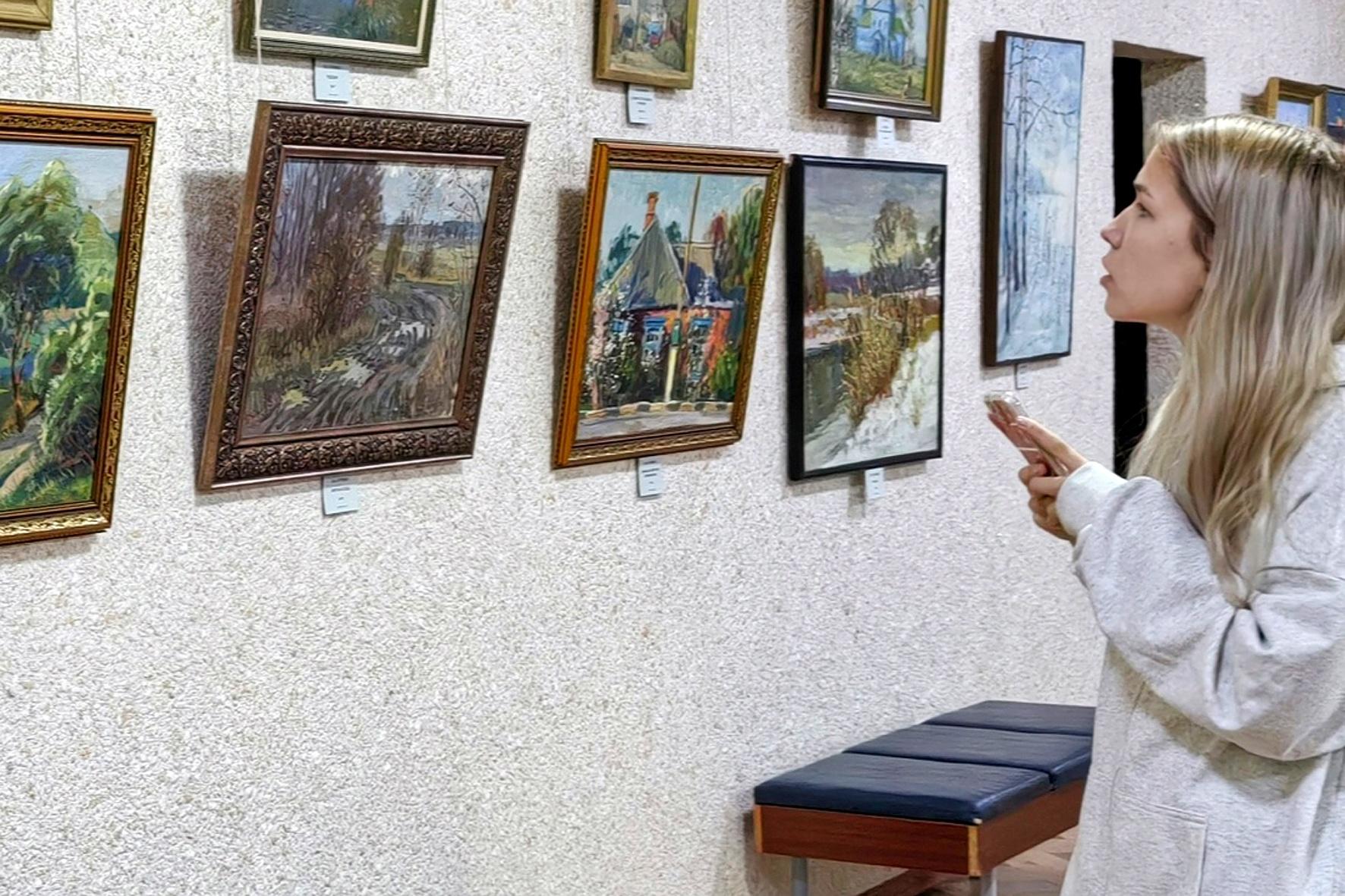 Экскурсия по выставке И. Туренко «Отражения»