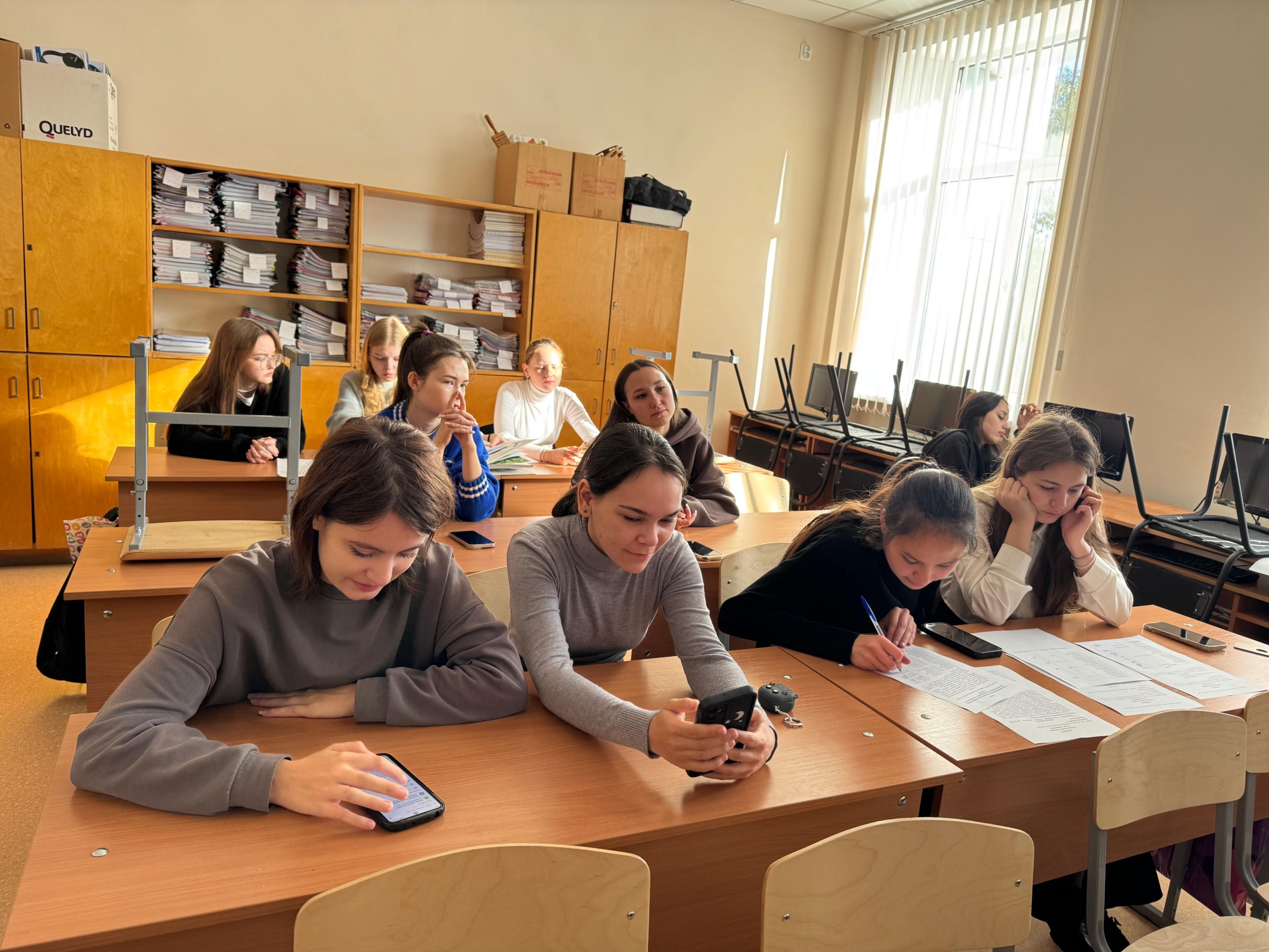 «А где хранят Вселенную?» – (библиотечный урок по словарям)