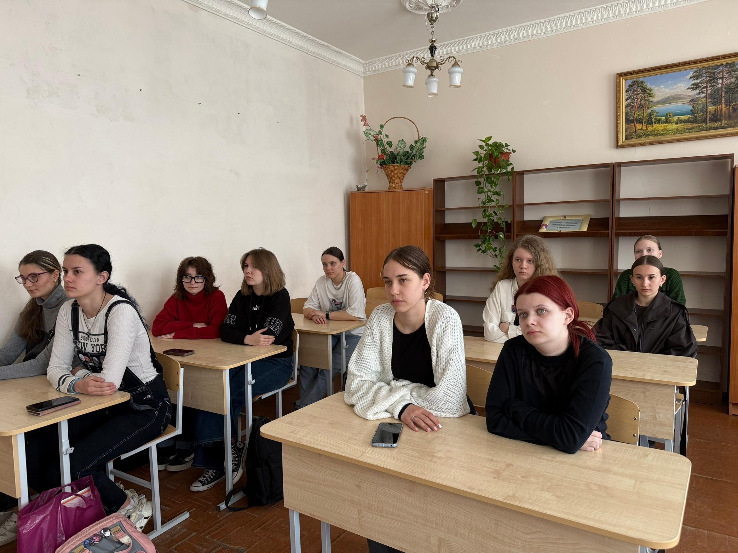 Патриотический час для студентов «Герои Отечества»
