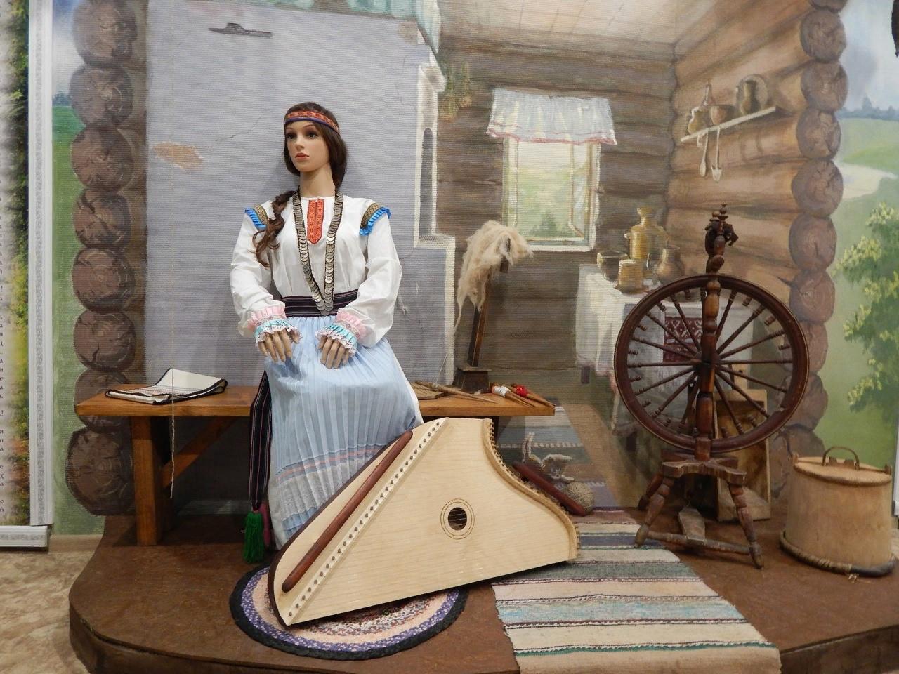 Выставка Музея марийской сказки и народного творчества «Сереброзубая Пампалче»